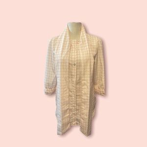 Kardashian Kollection size S beige bow tie
3/4 sleeves lace blouse.